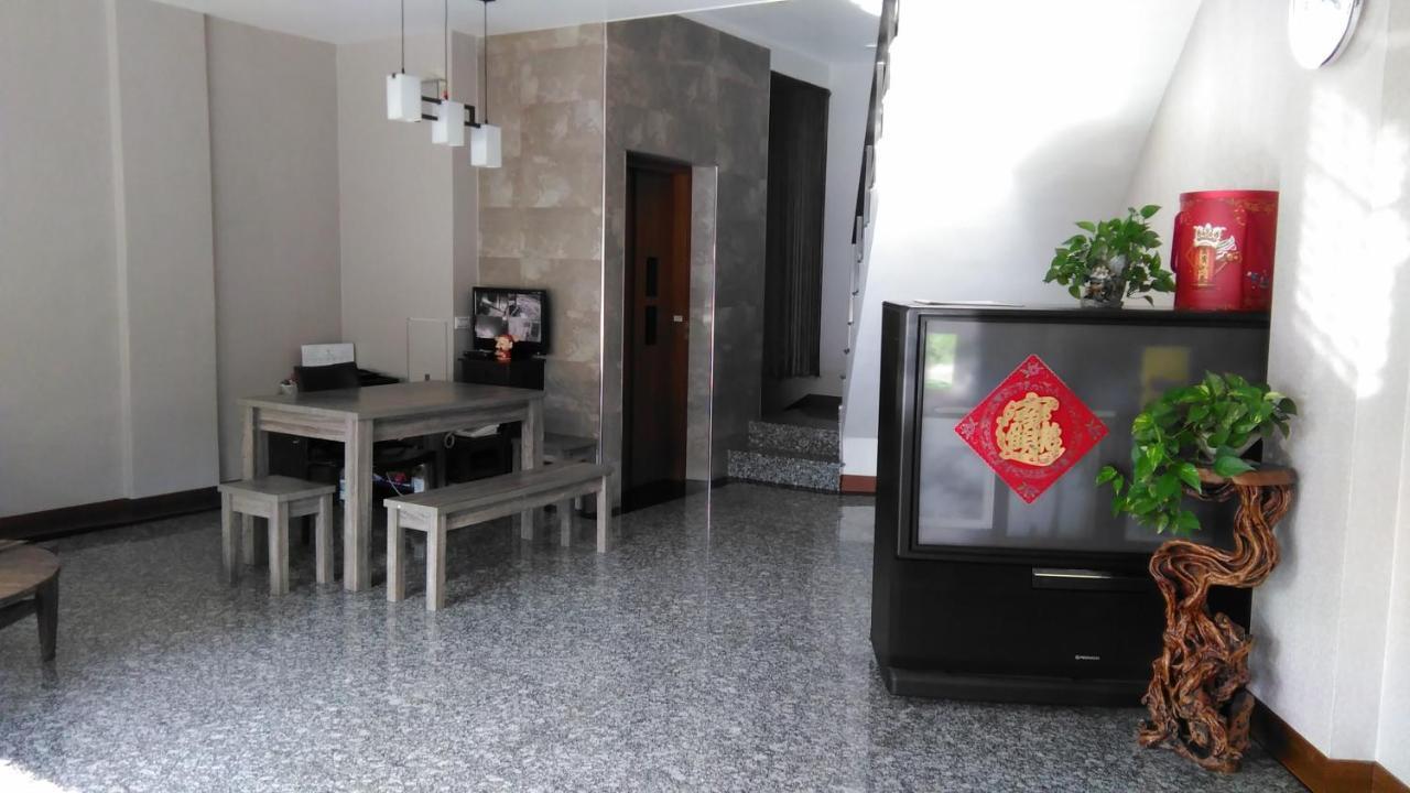 社長的家 Apartment Луодонг Екстериор снимка